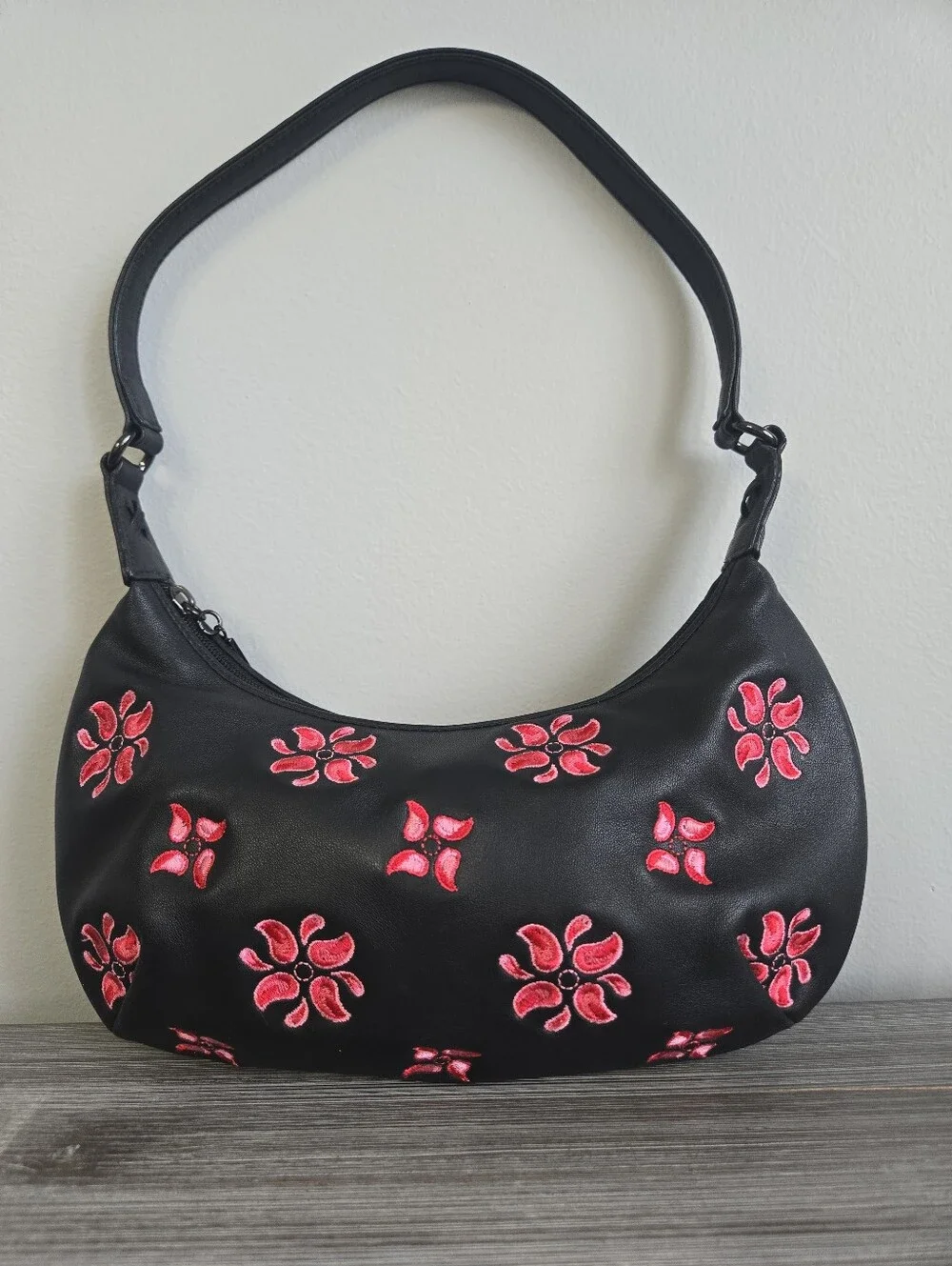 MAXX New York Black Genuine Leather Floral Embroidered Shoulder Bag Y2K Hobo Pur